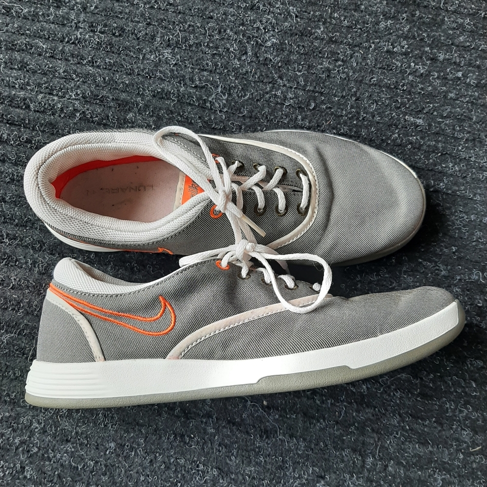 finau nike golf shoes